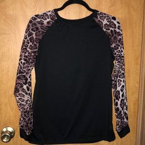 NWOT, Black/leopard t shirt